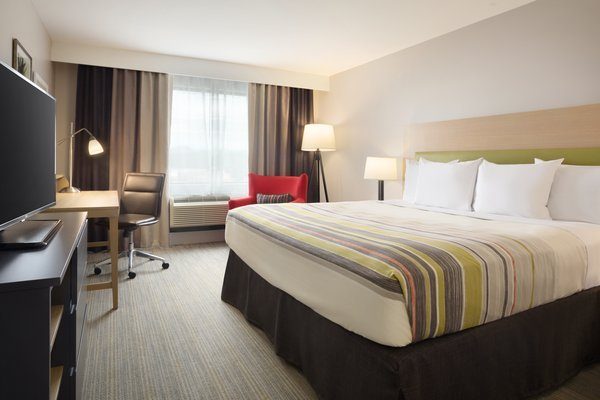 Country Inn & Suites Asheville River Arts District