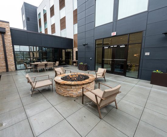 Country Inn & Suites Asheville River Arts District