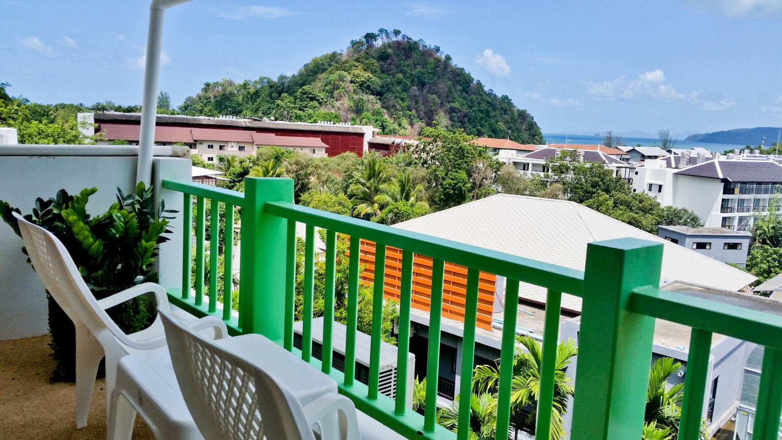 ben`s house hotel krabi town