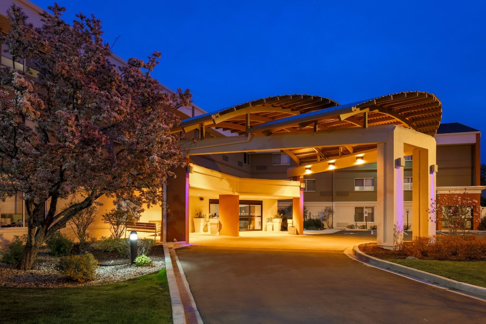 holiday inn express milwaukee- west medical hotel wauwatosa