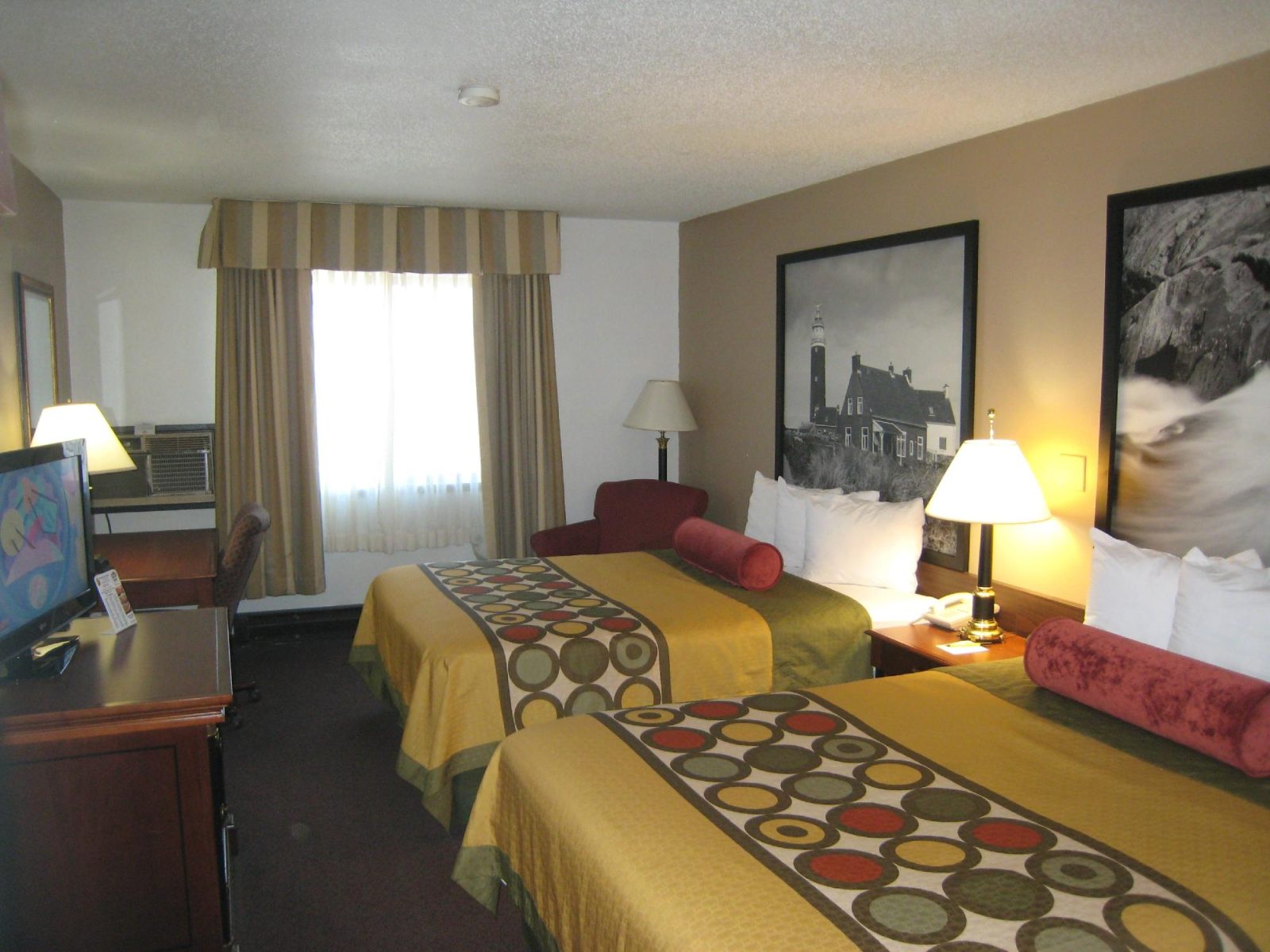 super 8 milwaukee
