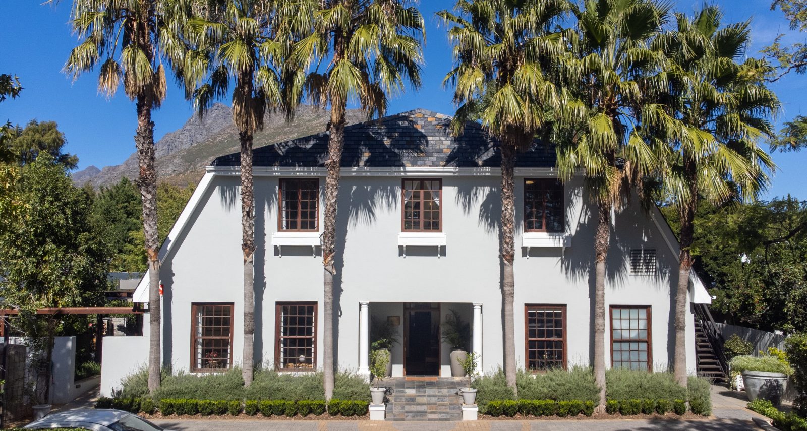 5 Seasons Guesthouse