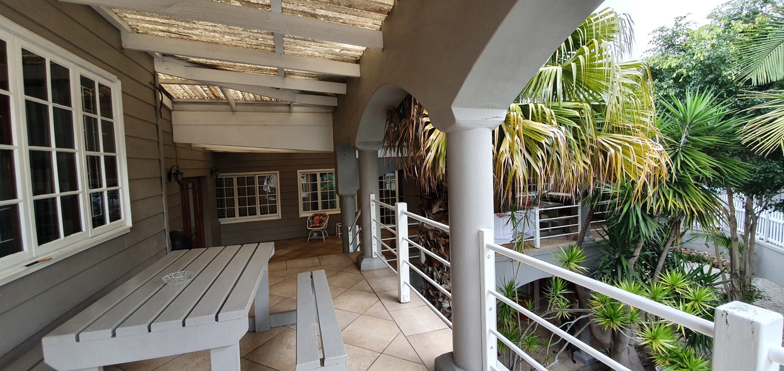 Knysna N2 Lodge