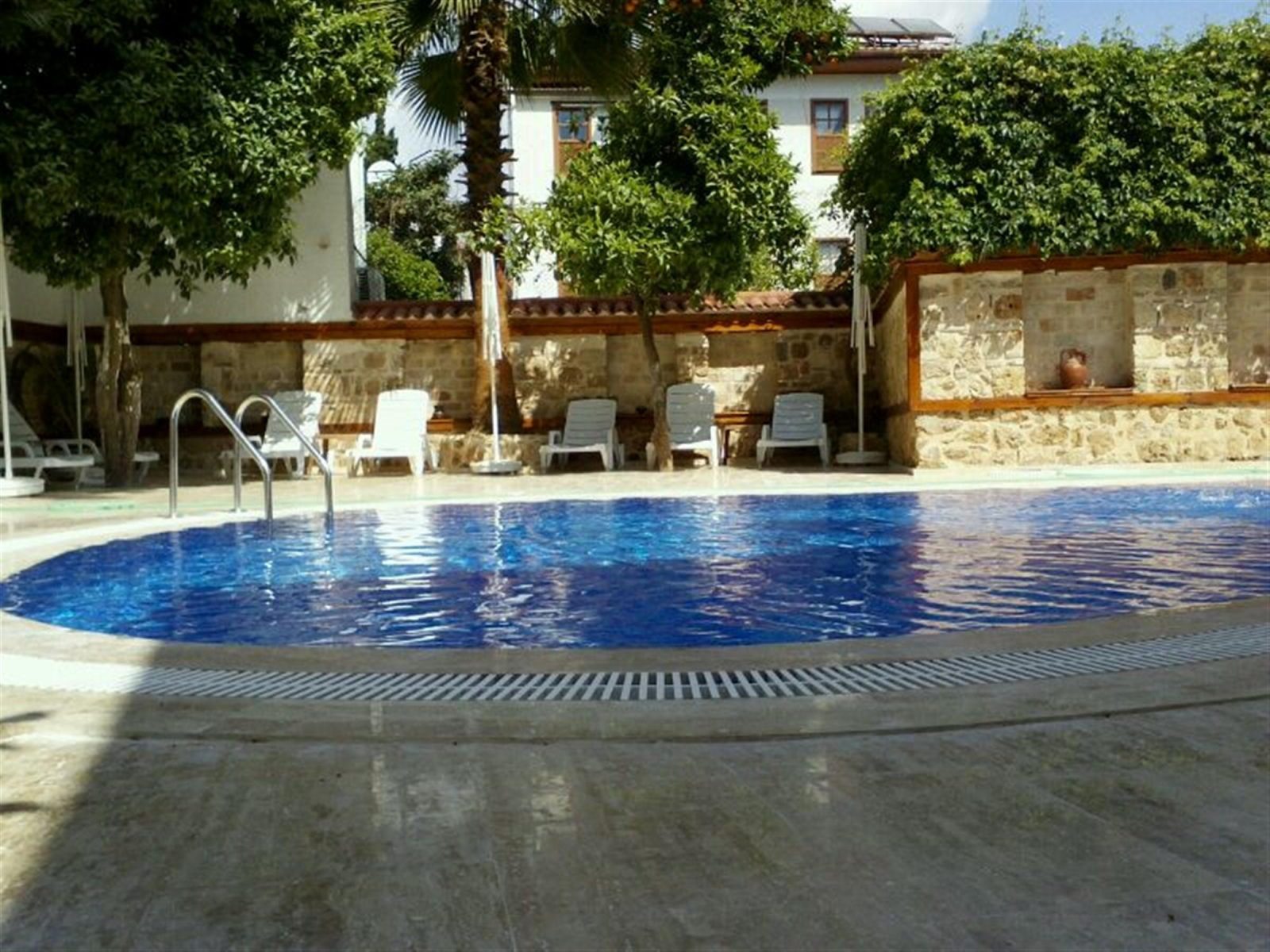 White Garden Hotel