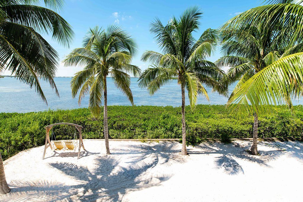 parrot key beach hotel