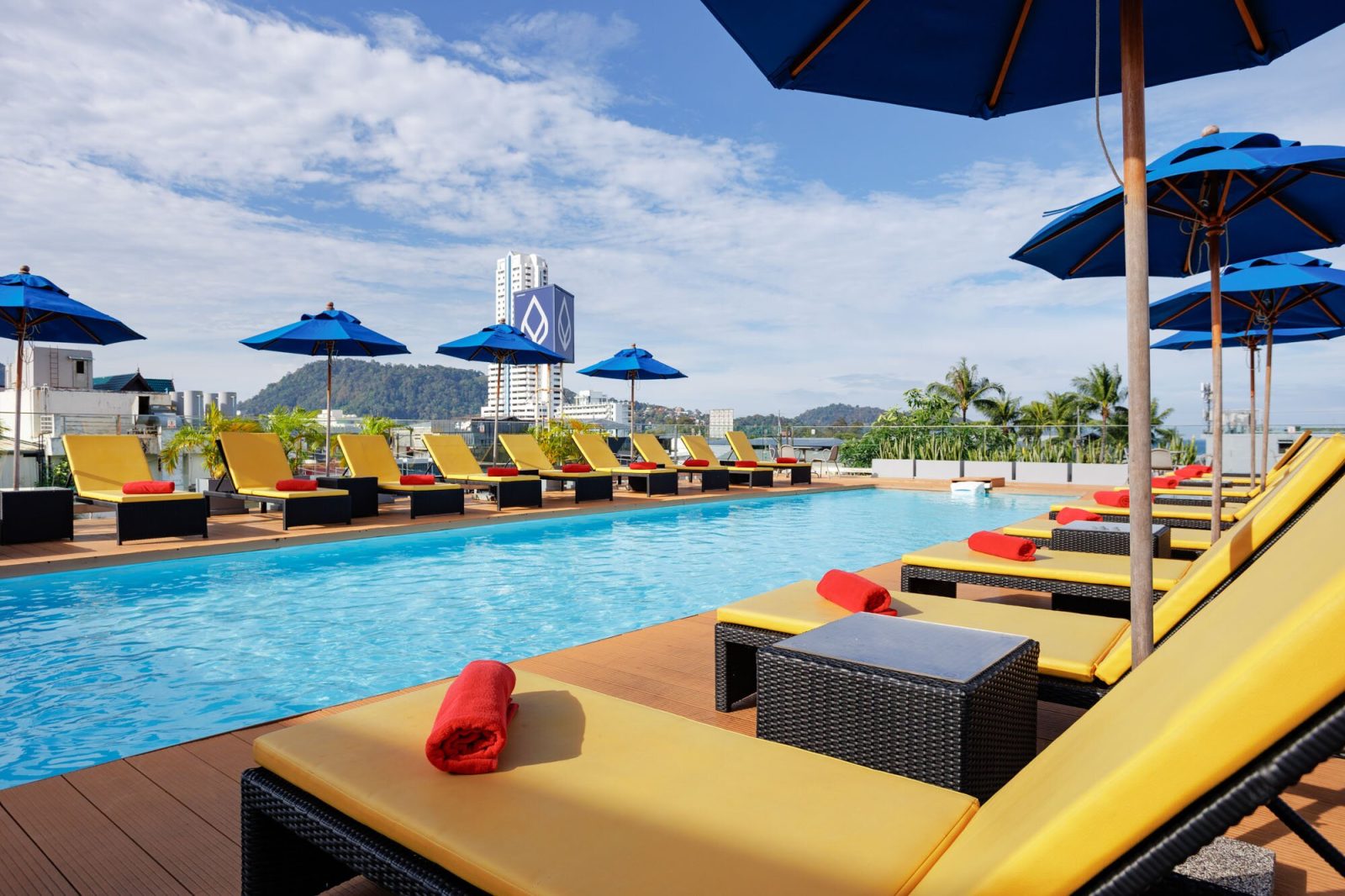 aloha villa phuket hotel patong