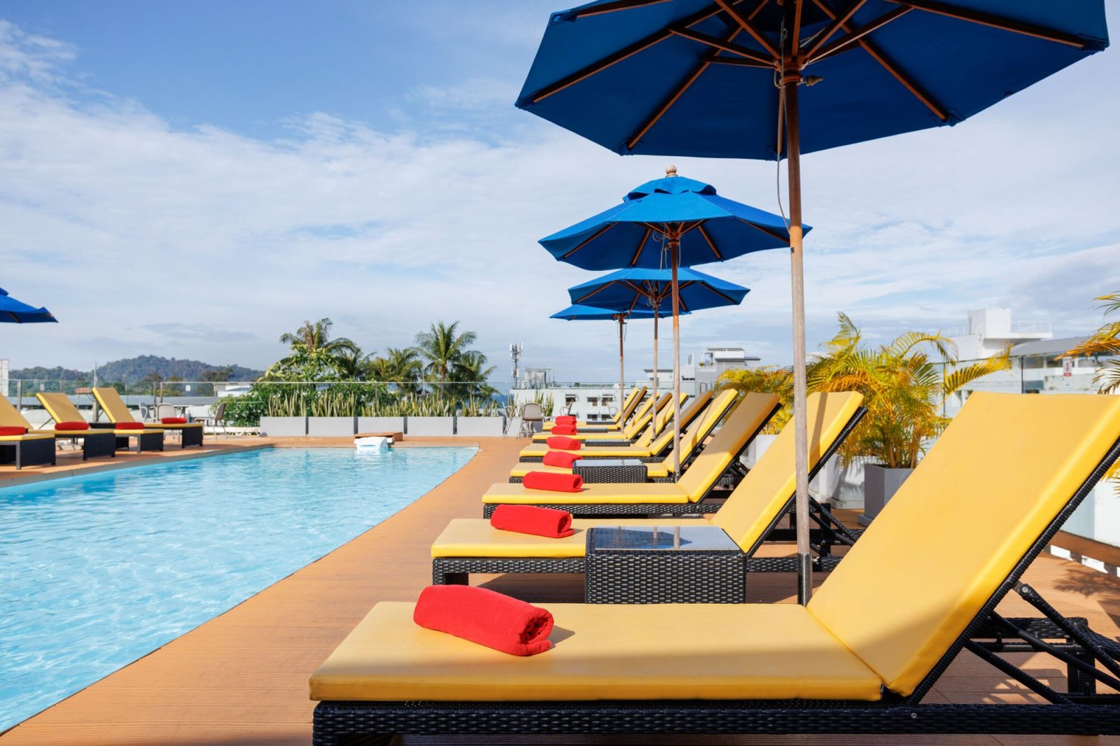 aloha villa phuket hotel patong