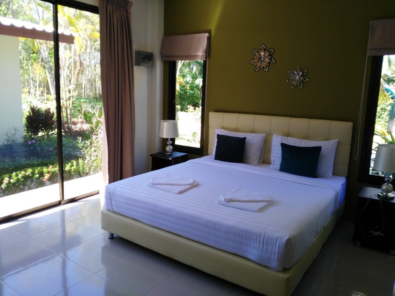 Phuket Sirinapha Resort
