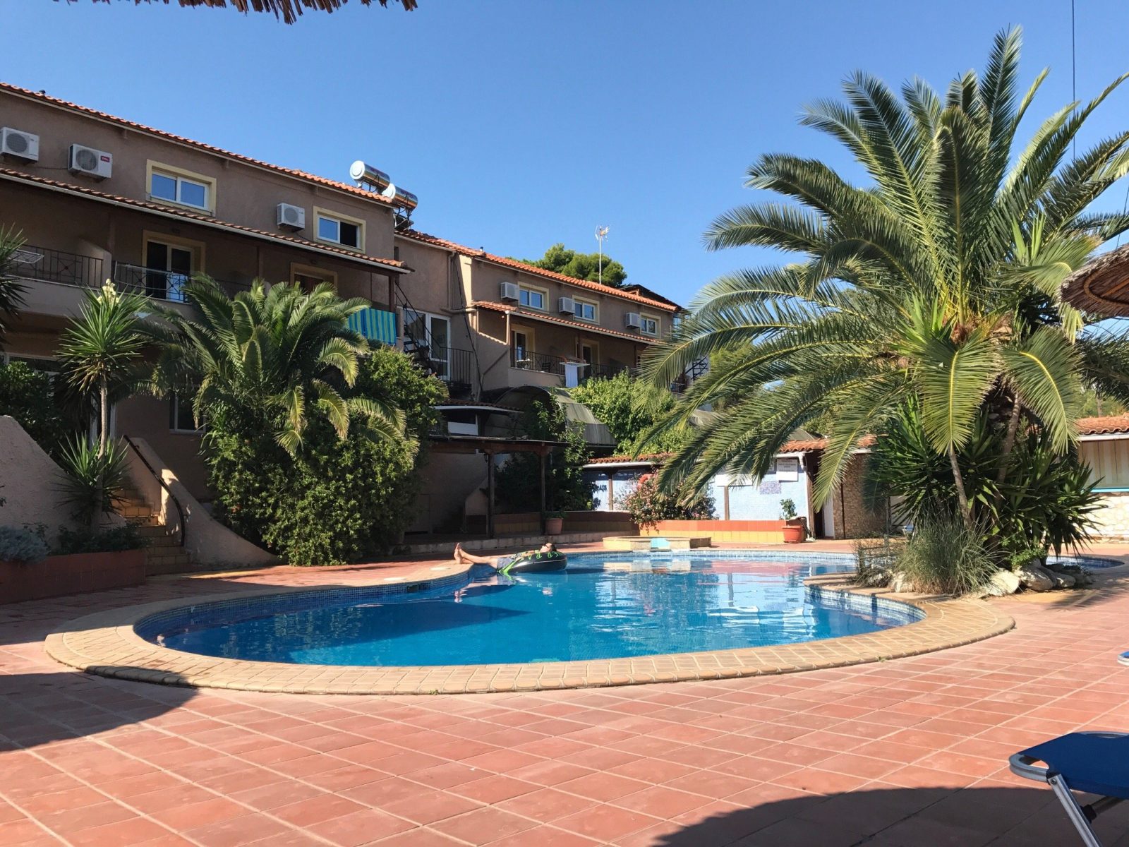 victoria nikos apartments hotel skiathos