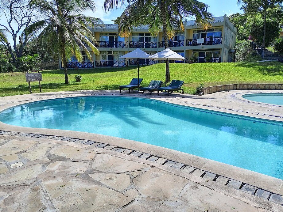 CORAL BEACH RESORT - DIANI