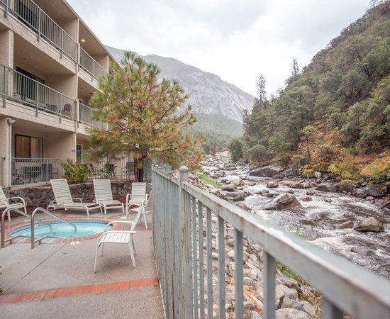 Yosemite View Lodge
