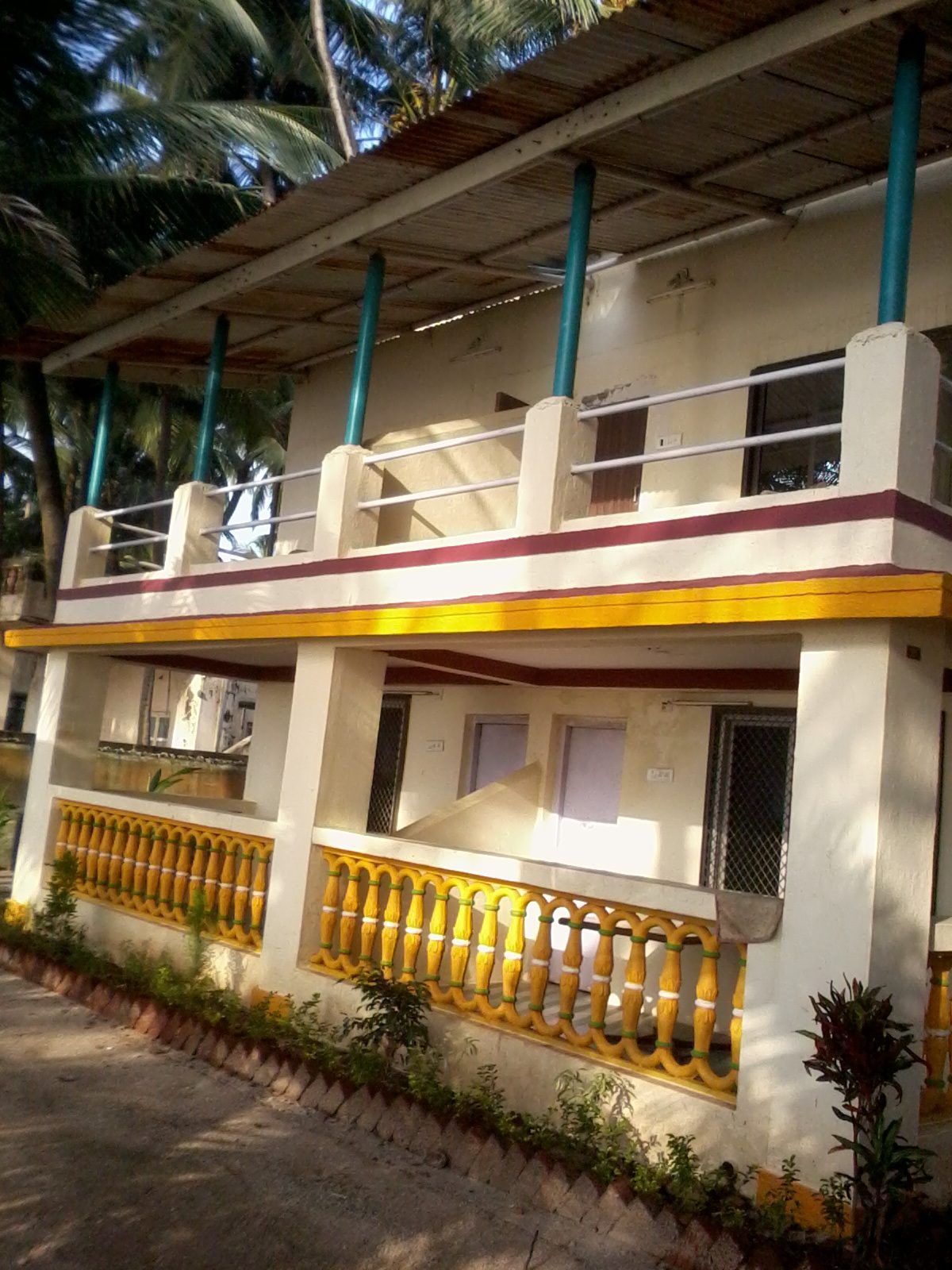 whispering palms holiday hotel mumbai (bombay)