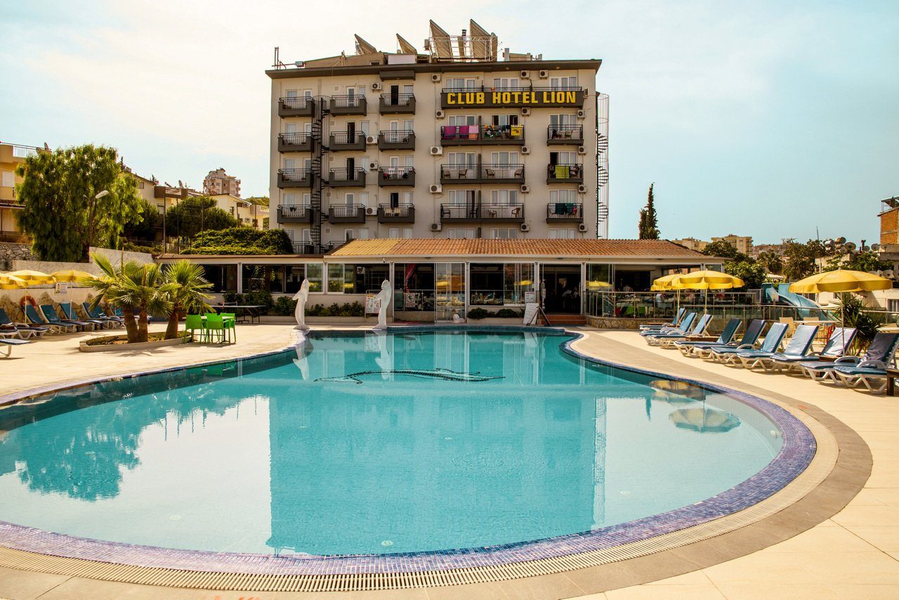 lion hotel kusadasi