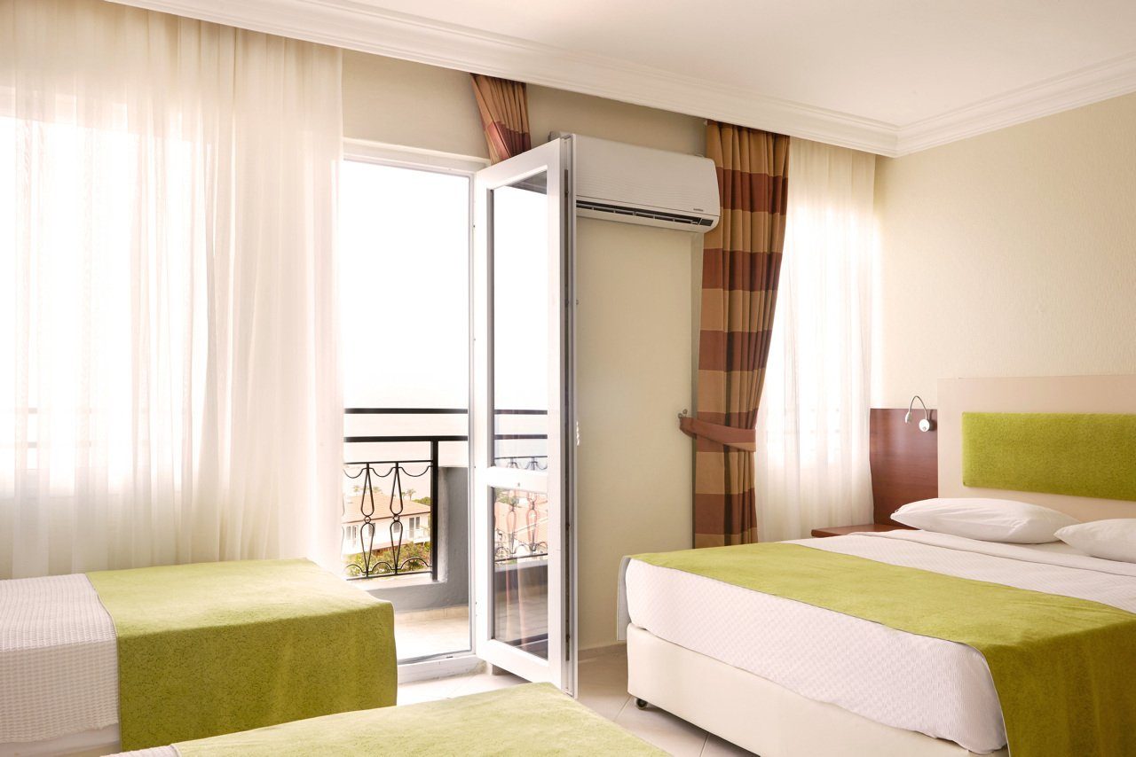lion hotel kusadasi