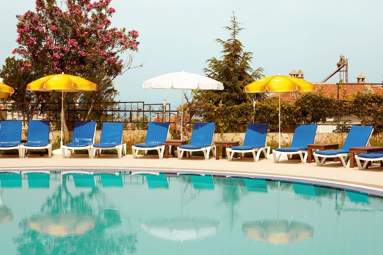 lion hotel kusadasi