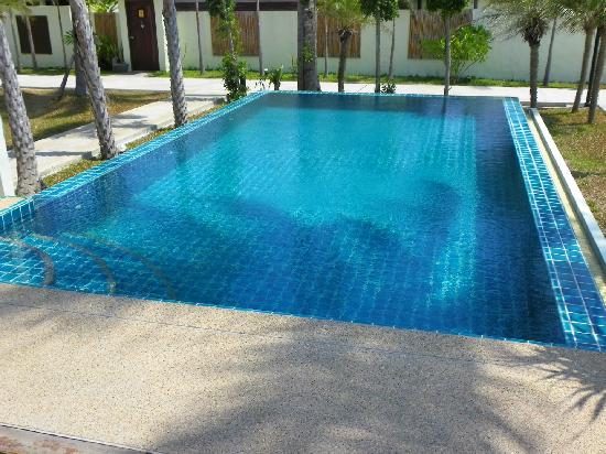 The Sea House Beach Resort