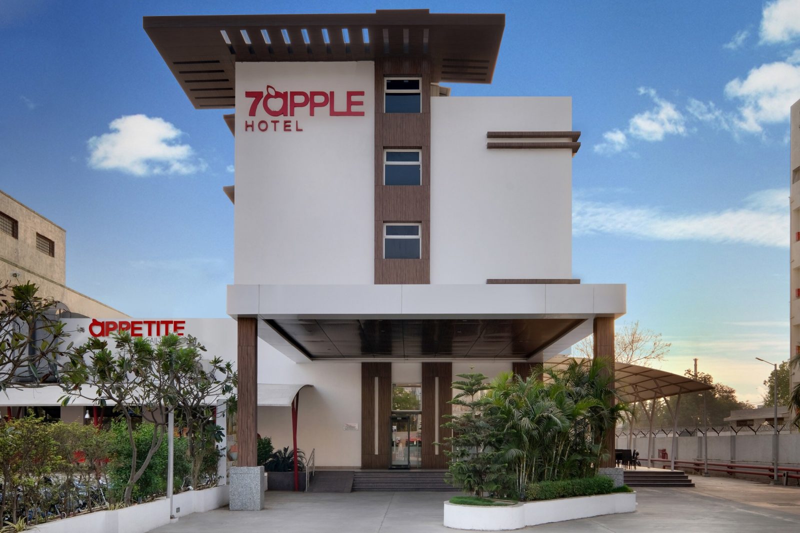 7 Apple Hotel Vadodara