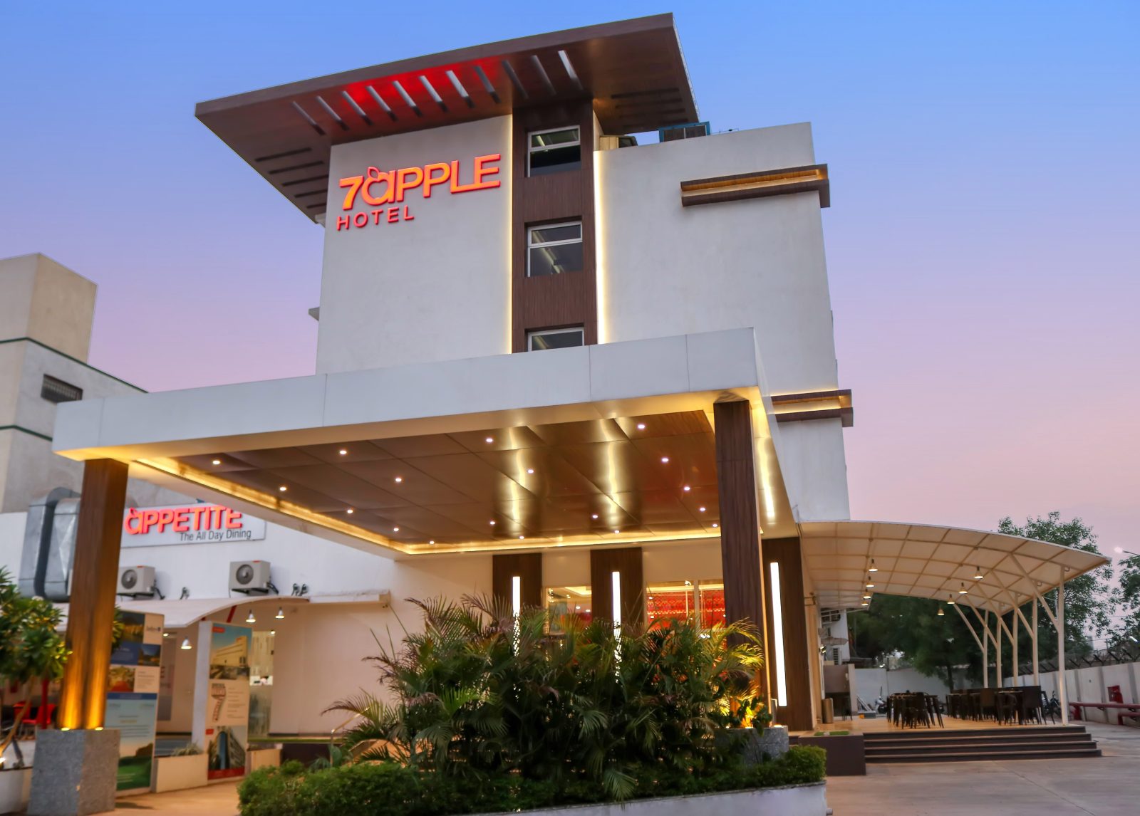 7 Apple Hotel Vadodara
