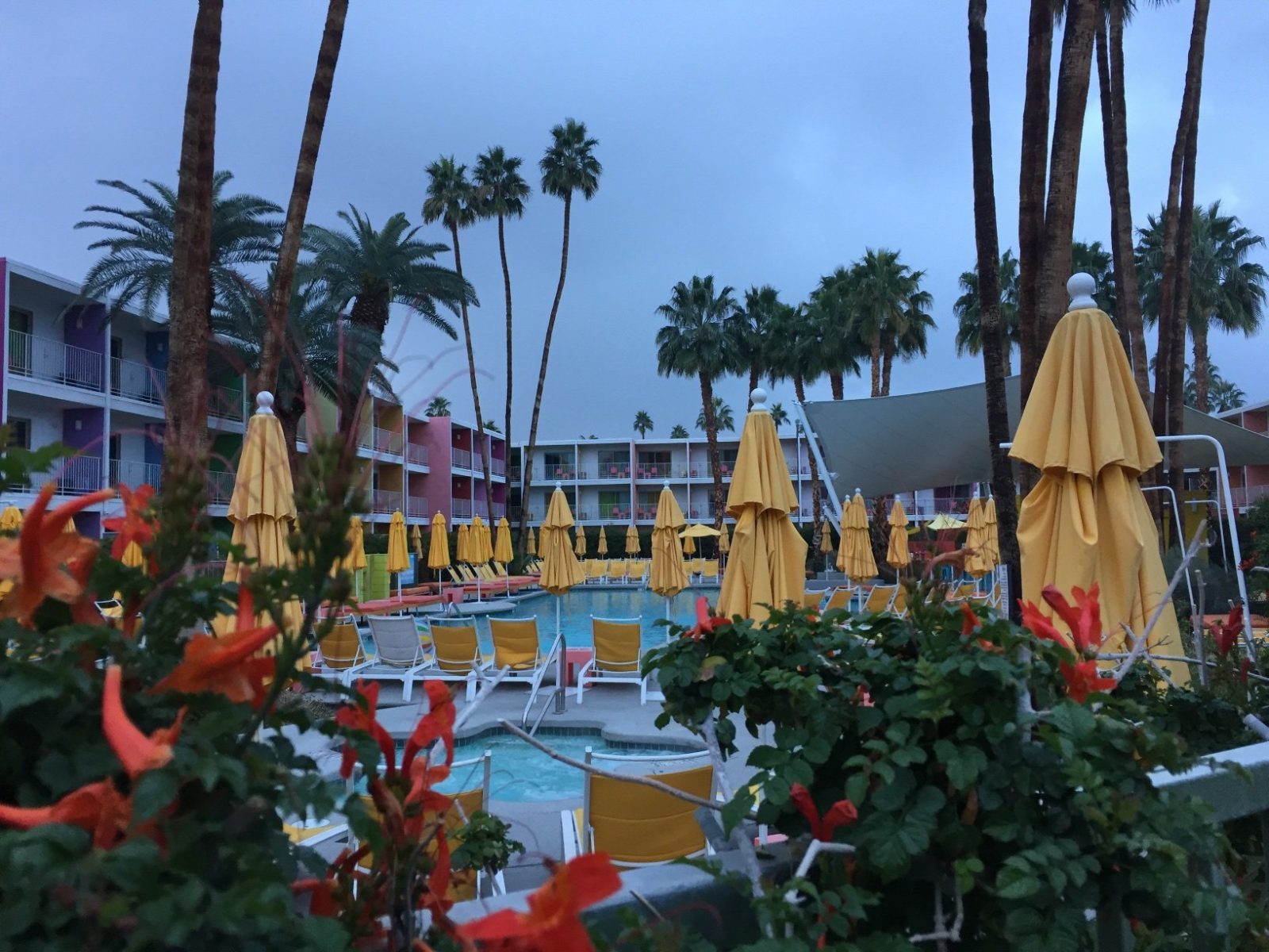 holiday inn palm springs