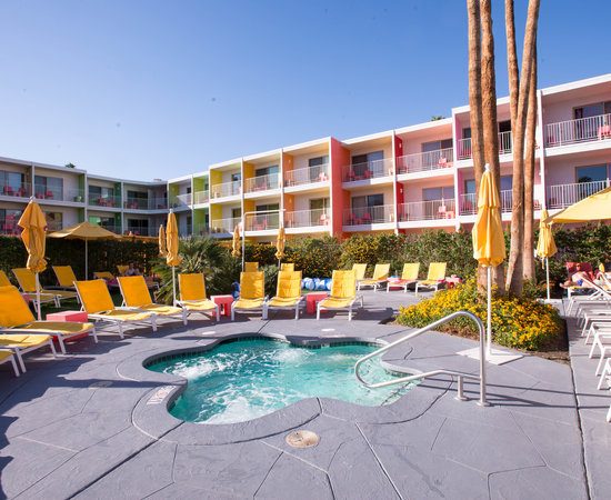 holiday inn palm springs
