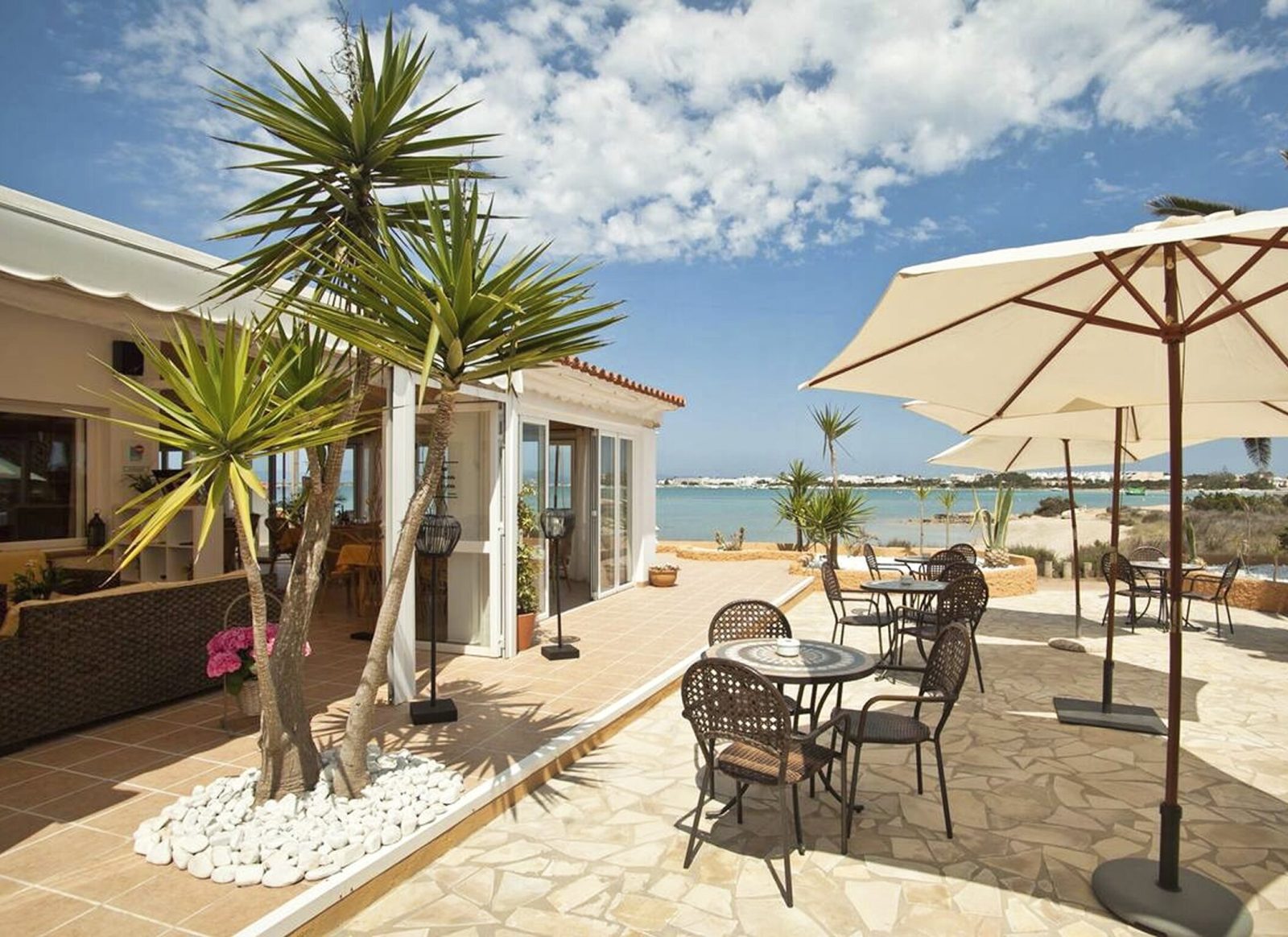 Hotel Lago Dorado