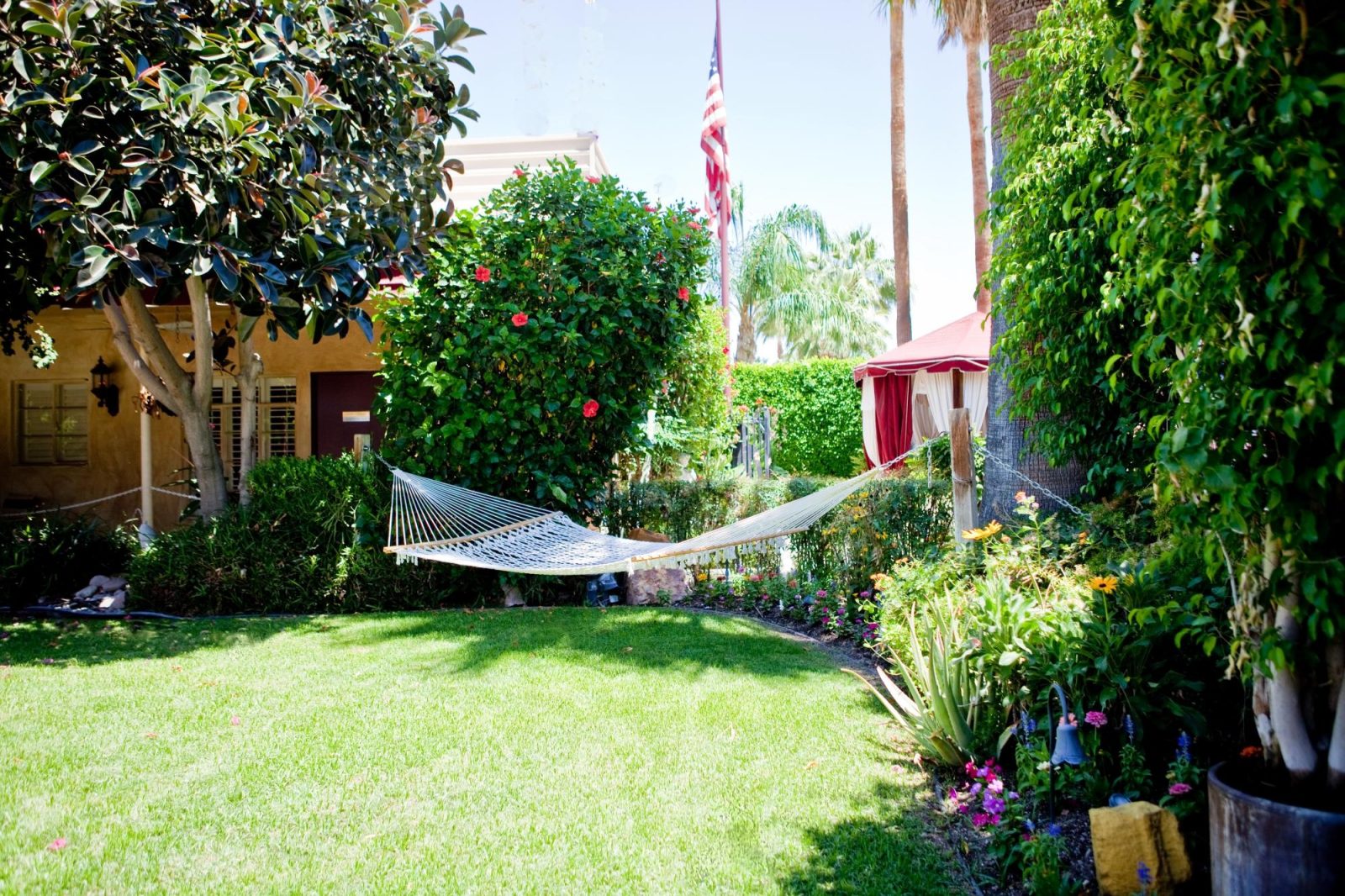 Desert Paradise Gay Men's Resort
