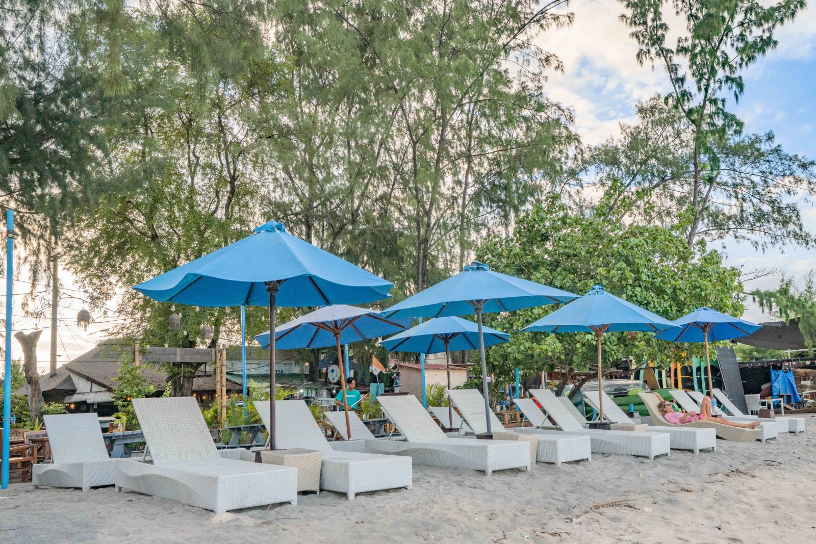 bale sampan bungalows hotel gili trawangan