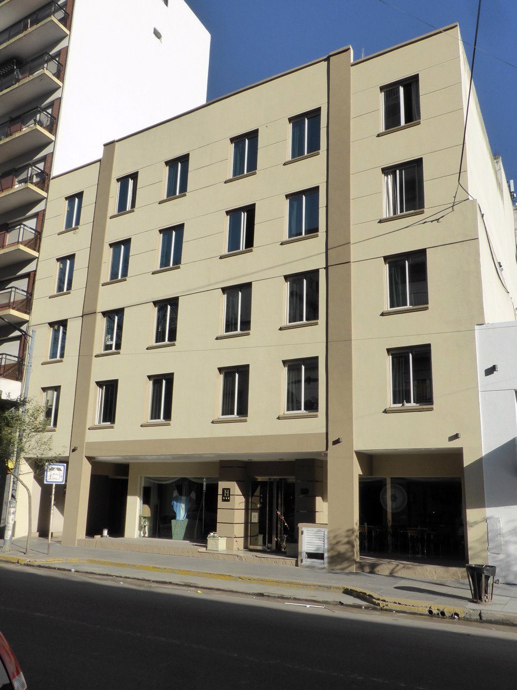 Etoile Hotel