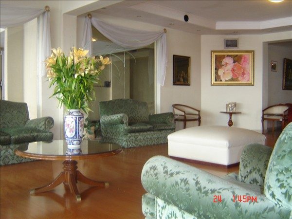 Etoile Hotel