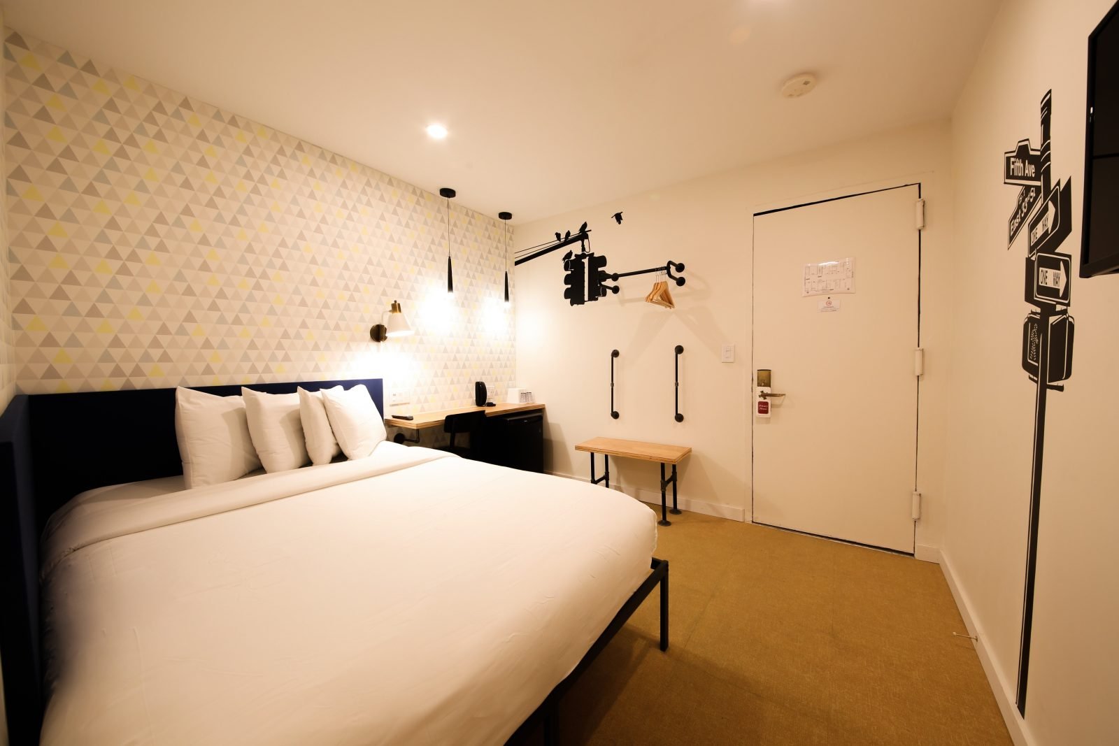 manhattan broadway hotel new york