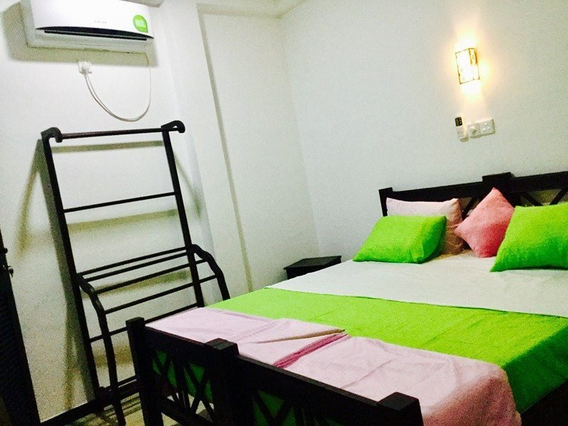 Hikkaduwa Family Inn