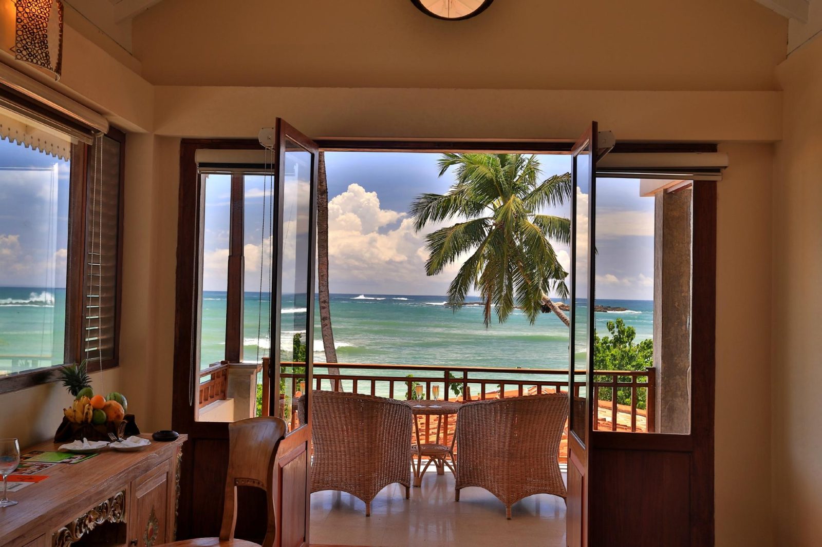 thaproban beach house hotel unawatuna