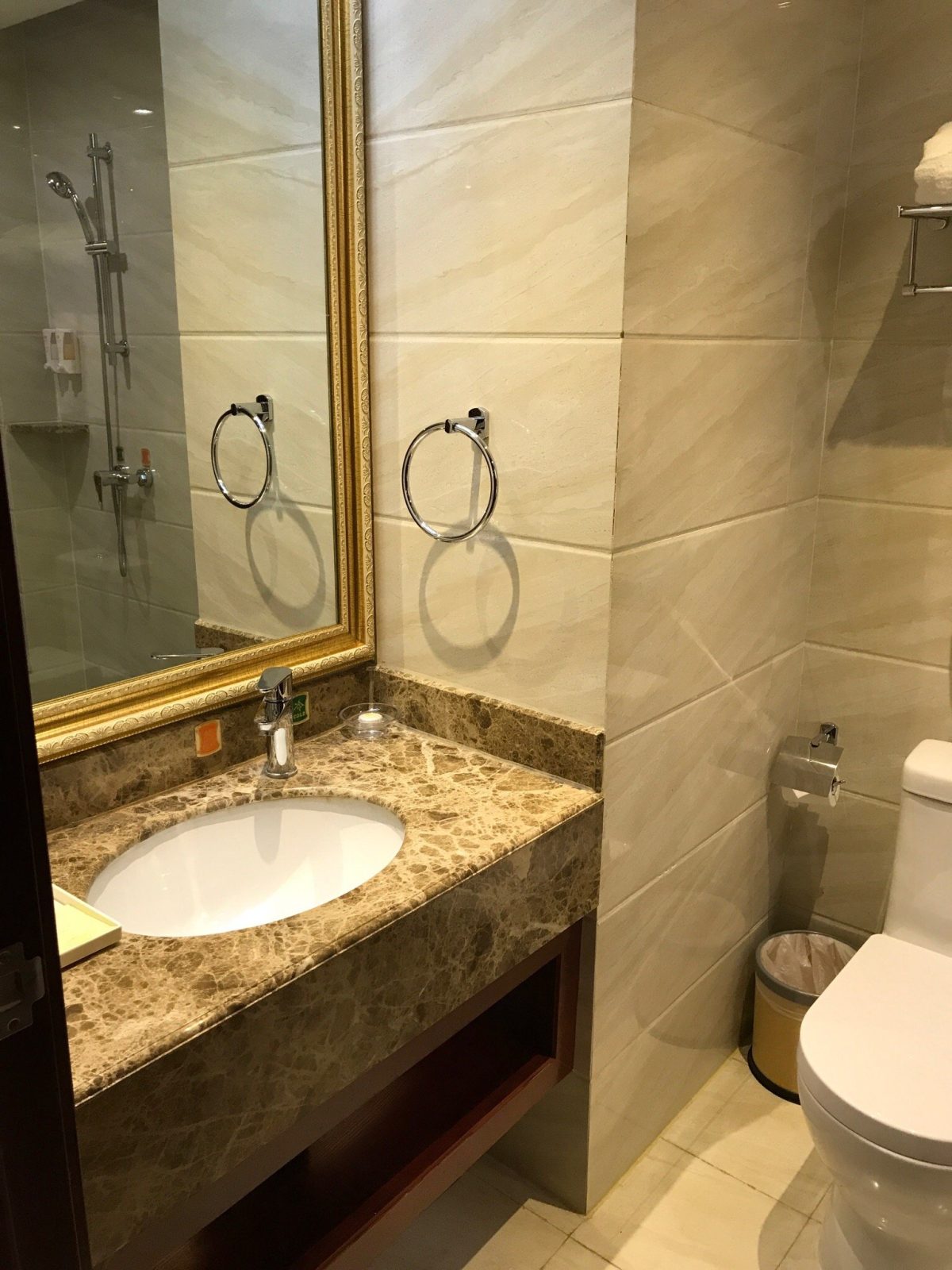 Vienna Hotel Guiyang Youzha Street