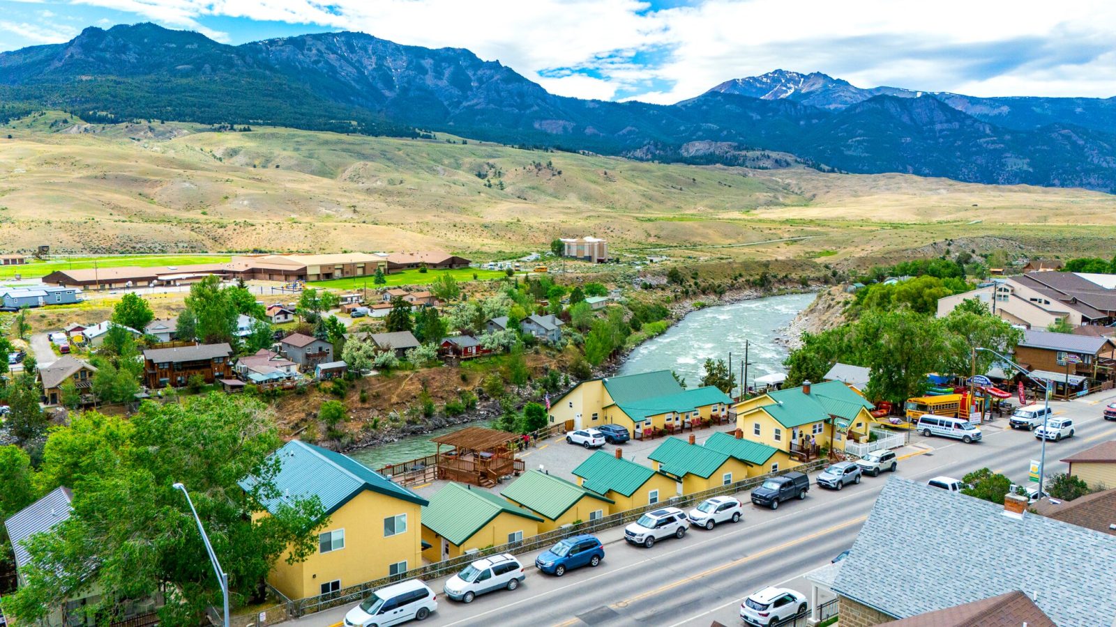 Yellowstone Riverside Cottages