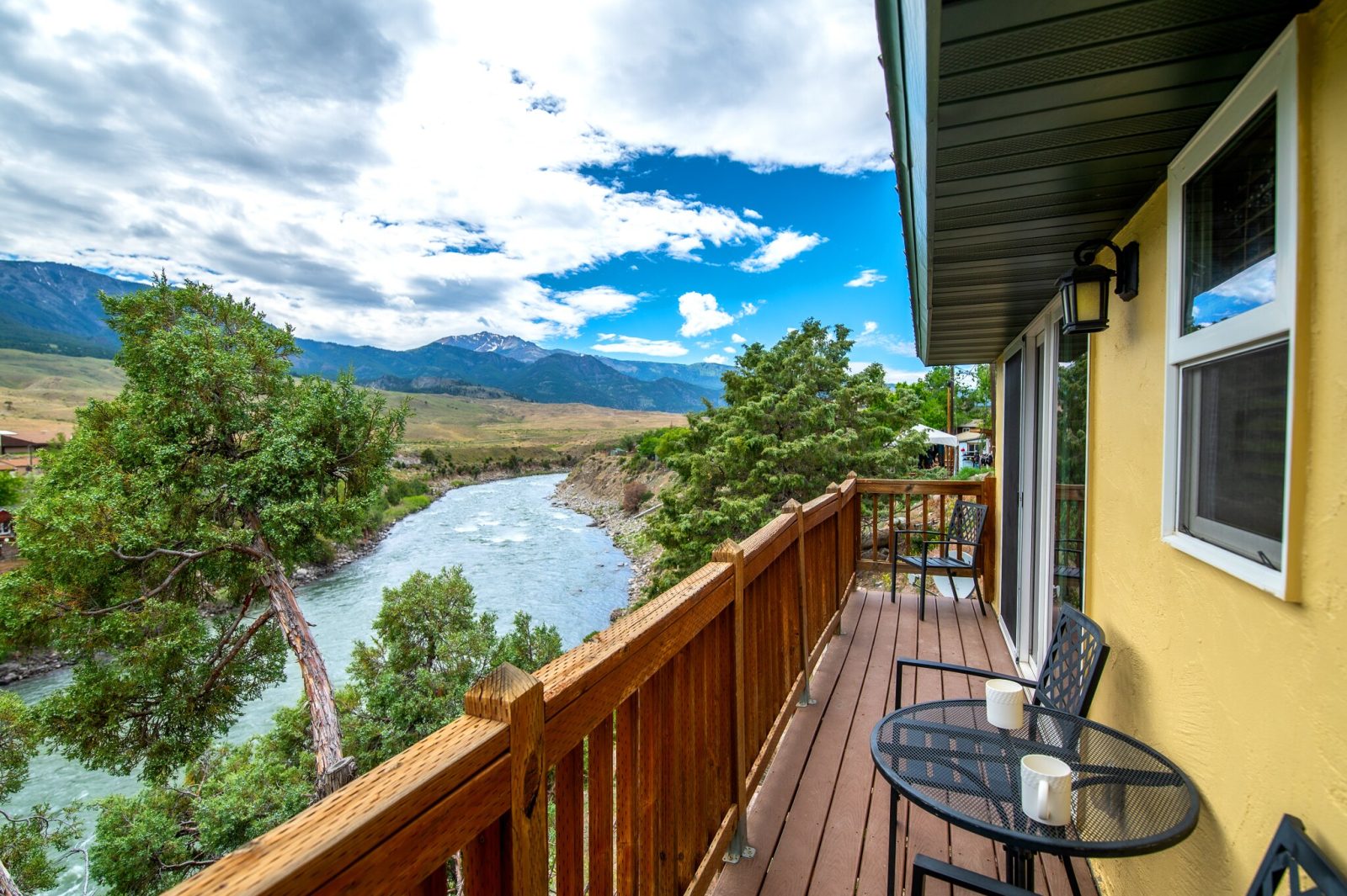 Yellowstone Riverside Cottages