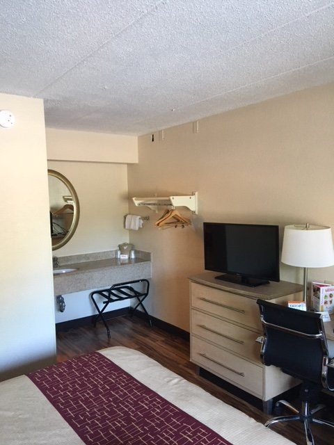 red roof inn oak creek
