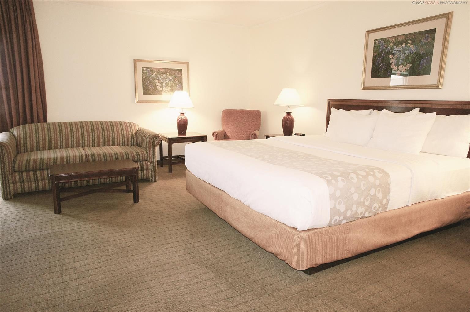 la quinta inn milwaukee northwest hotel milwaukee
