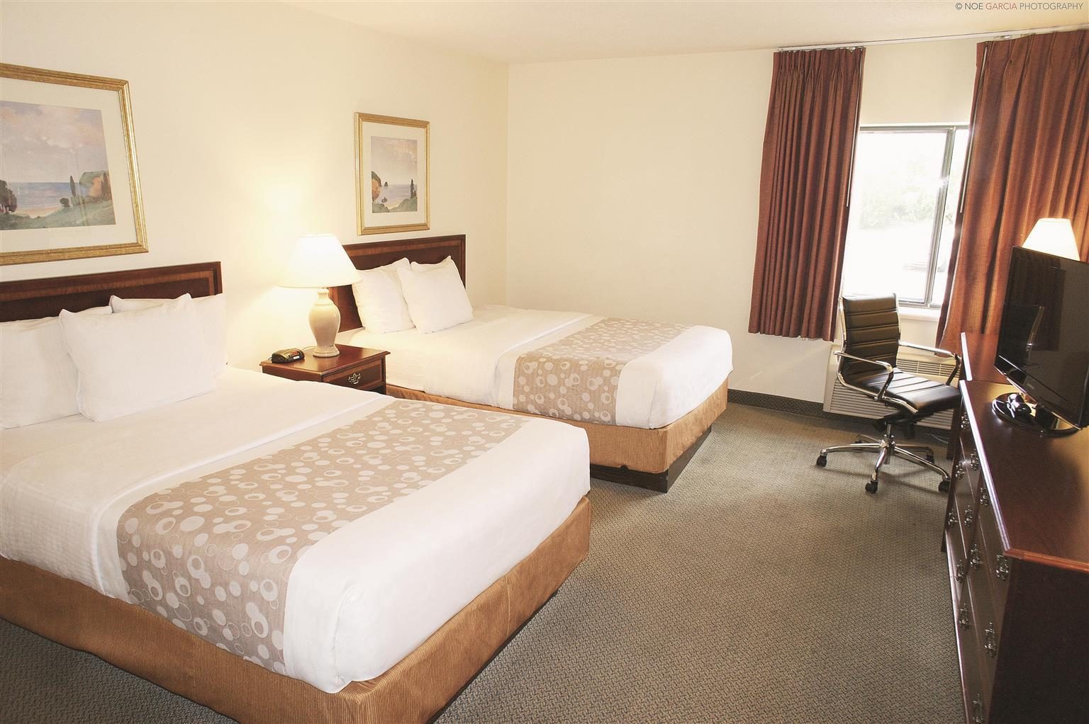 la quinta inn milwaukee northwest hotel milwaukee
