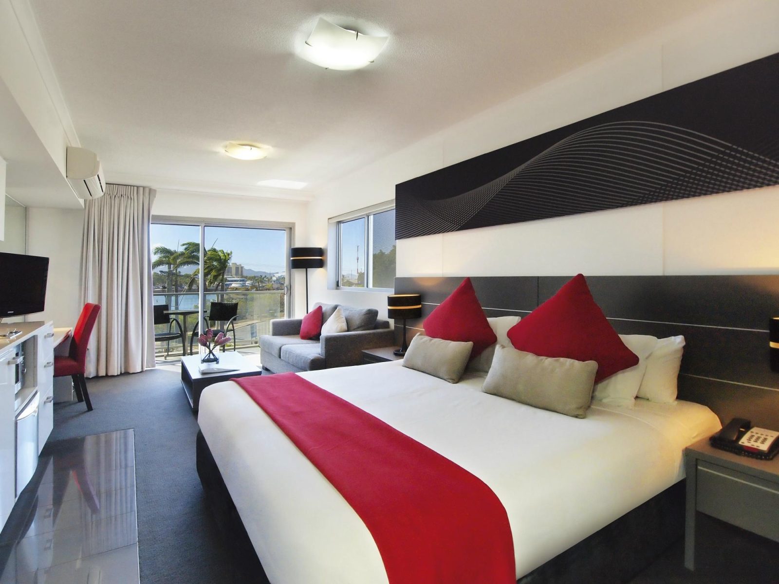 Oaks Townsville Hotel