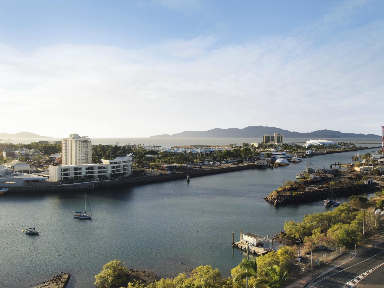 Oaks Townsville Hotel
