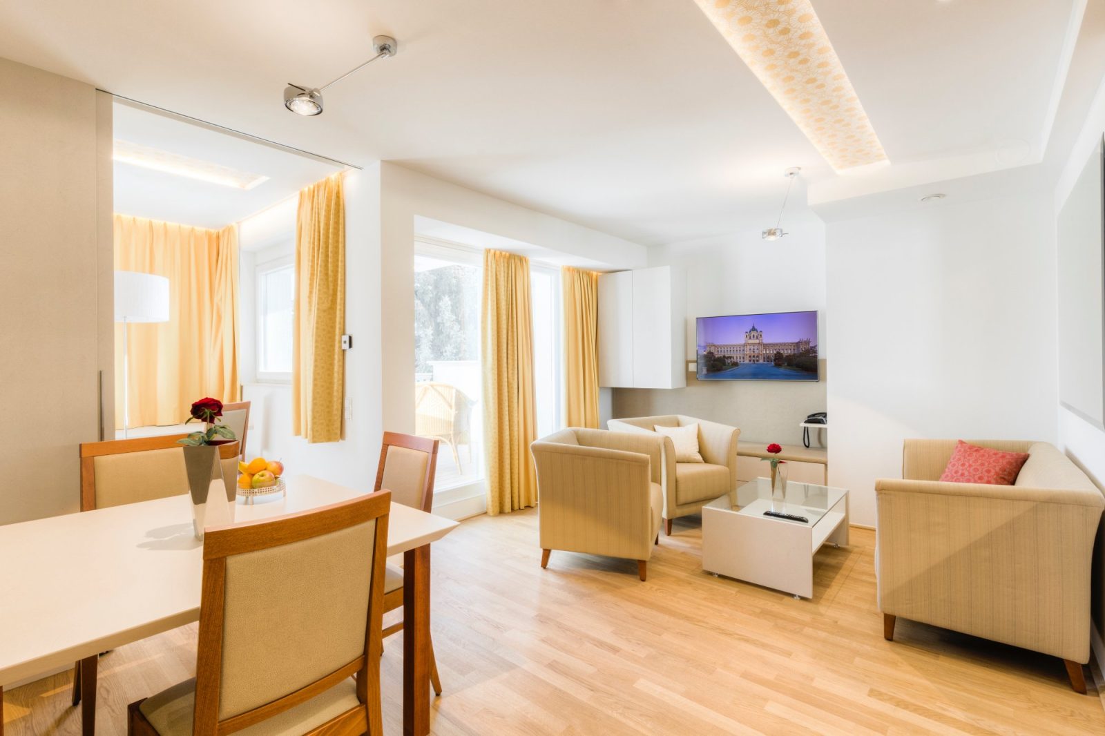 Vienna Grand Apartments City