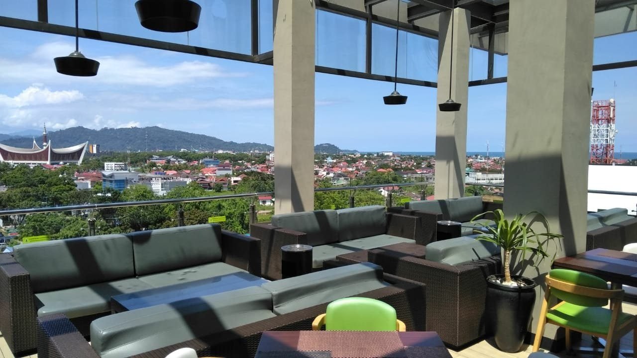 Whiz Prime Hotel Khatib Sulaiman Padang