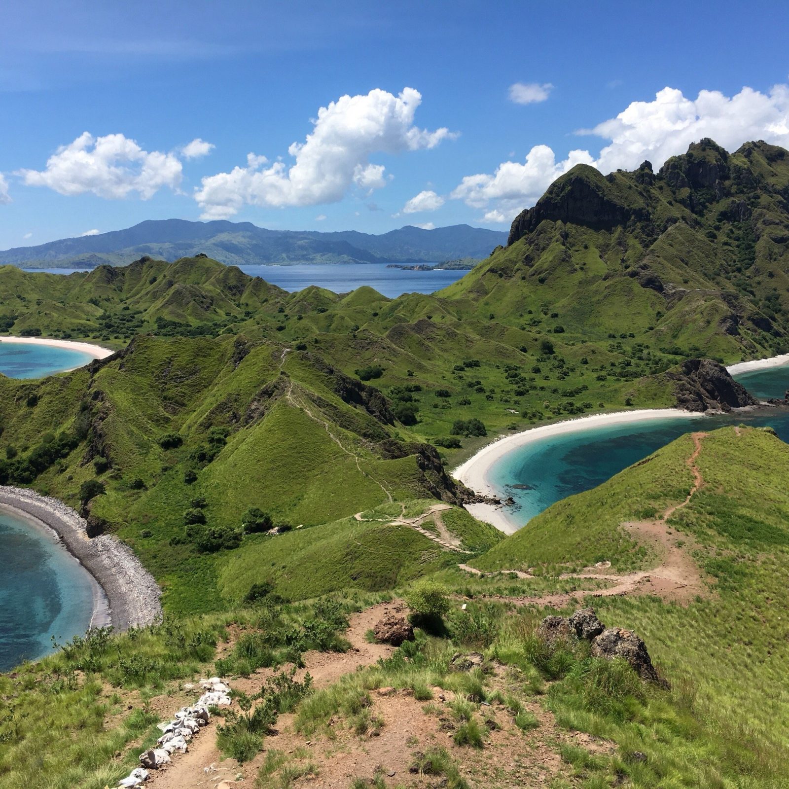 Happy Komodo Hostel
