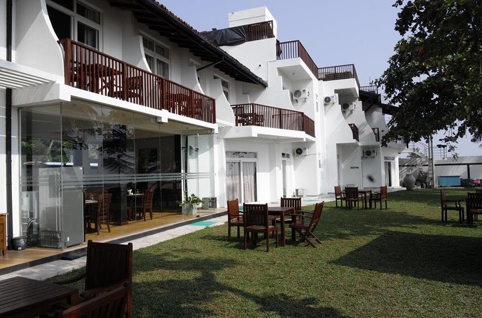 joe`s bungalow hotel unawatuna