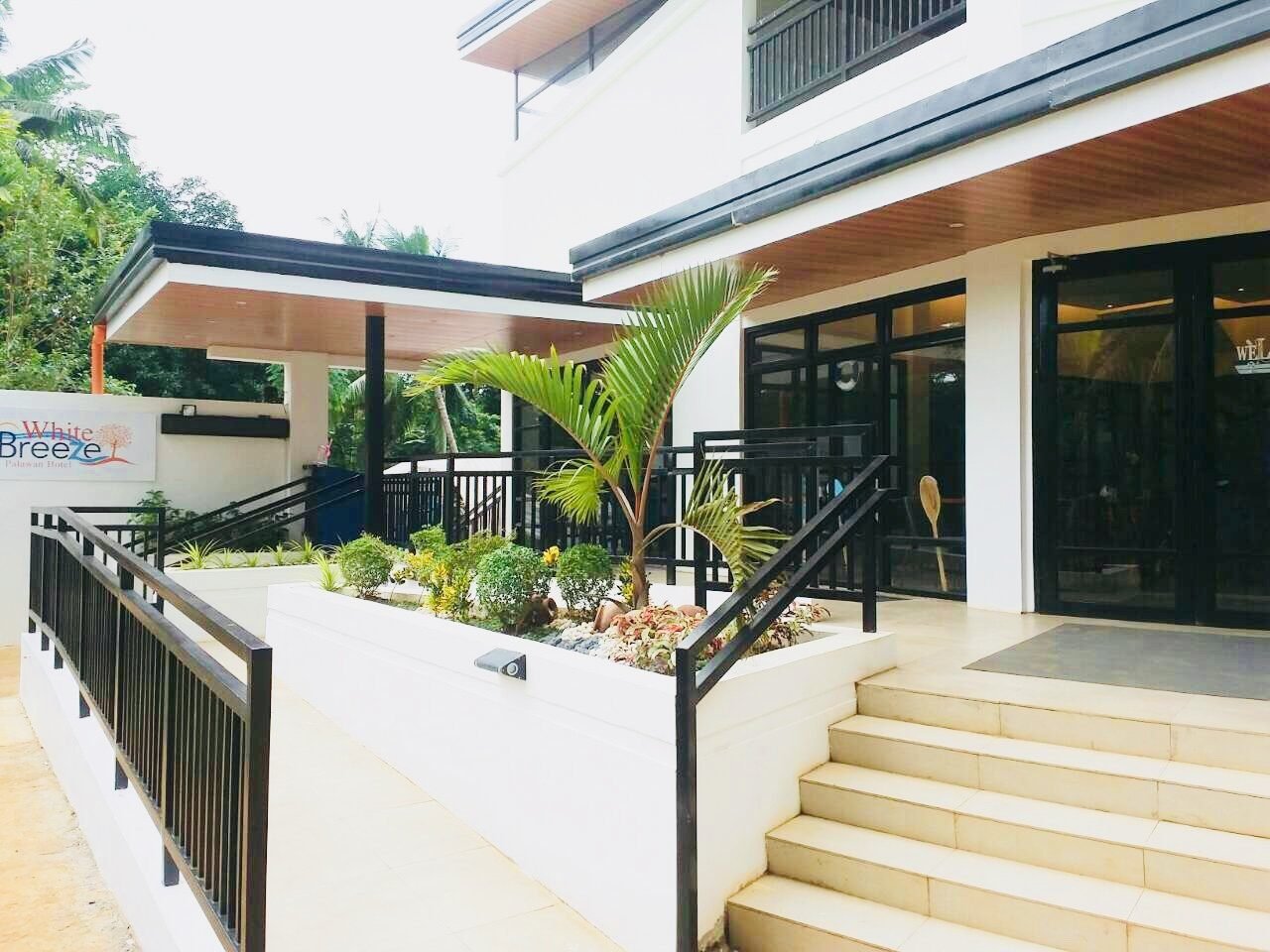 White Breeze Palawan Boutique Hotel