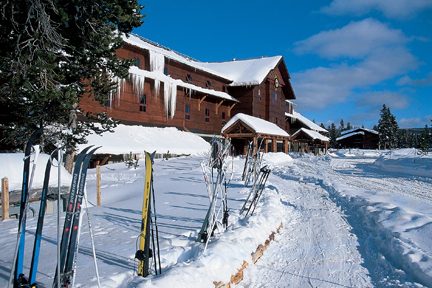 hotel old faithful snow