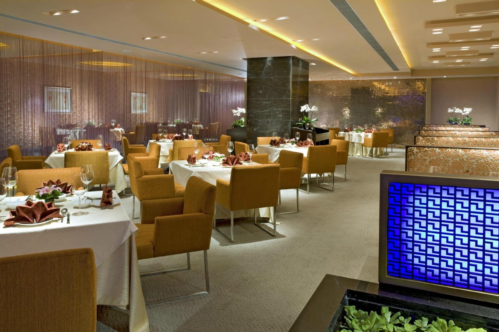 4 points by sheraton guangzhou, dongpu