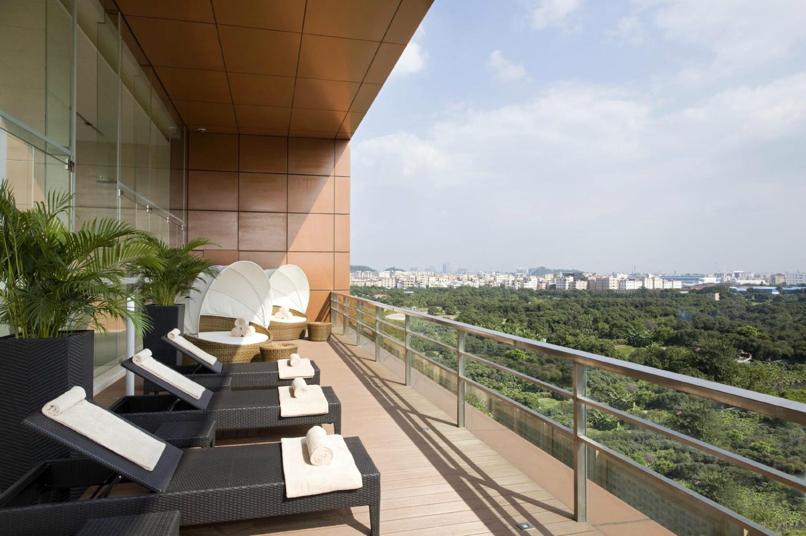 4 points by sheraton guangzhou, dongpu