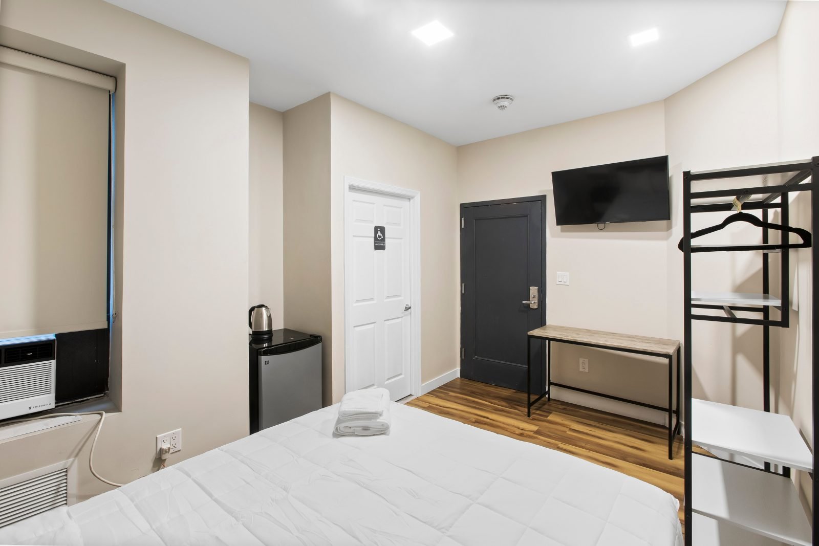 Hotel 99