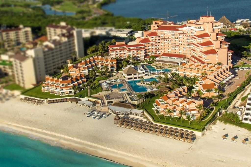 Wyndham Grand Cancun All Inclusive Resort & Villas